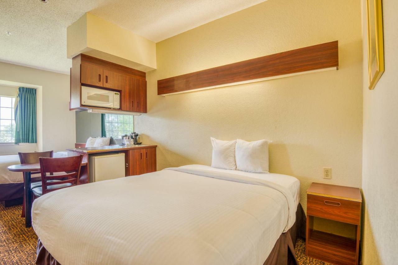 Trident Inn & Suites, Baton Rouge (Adults Only) Prairieville Esterno foto
